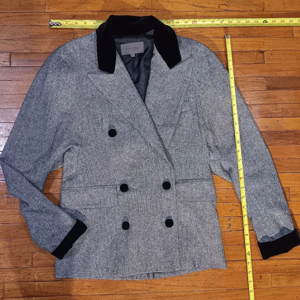 Eryn Brinie Gray and Black Double-Breasted Blazer